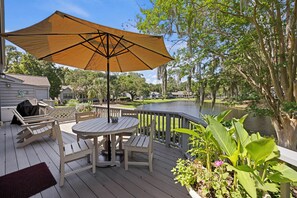 屋外ダイニングエリア