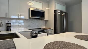 Mikroaaltouuni, liesi