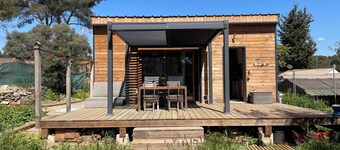 Quaint 1-bedroom chalet in La Ciotat with  2 friendly cats .Chalet Gay friendly