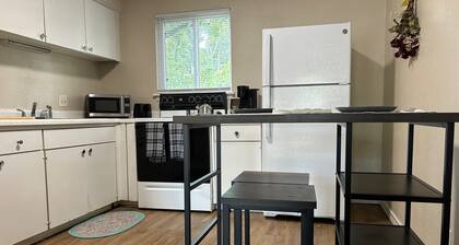 Clean and Convenient 1-bedroom apartment with WiFi, AC in fabulous Texarkana