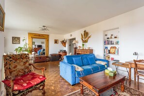 Interior - - (CIBOURE)