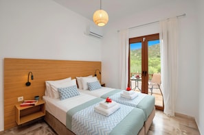 Hochwertige Bettwaren, Zimmersafe, Bügeleisen/Bügelbrett