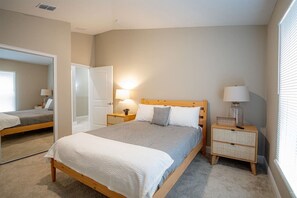 3 bedrooms, desk, iron/ironing board, travel cot