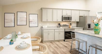 OCEAN VIEW | 6 bedrooms, Game rooms, Parking, AC
