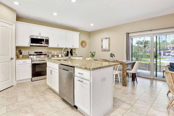 Fridge, microwave, stovetop, dishwasher