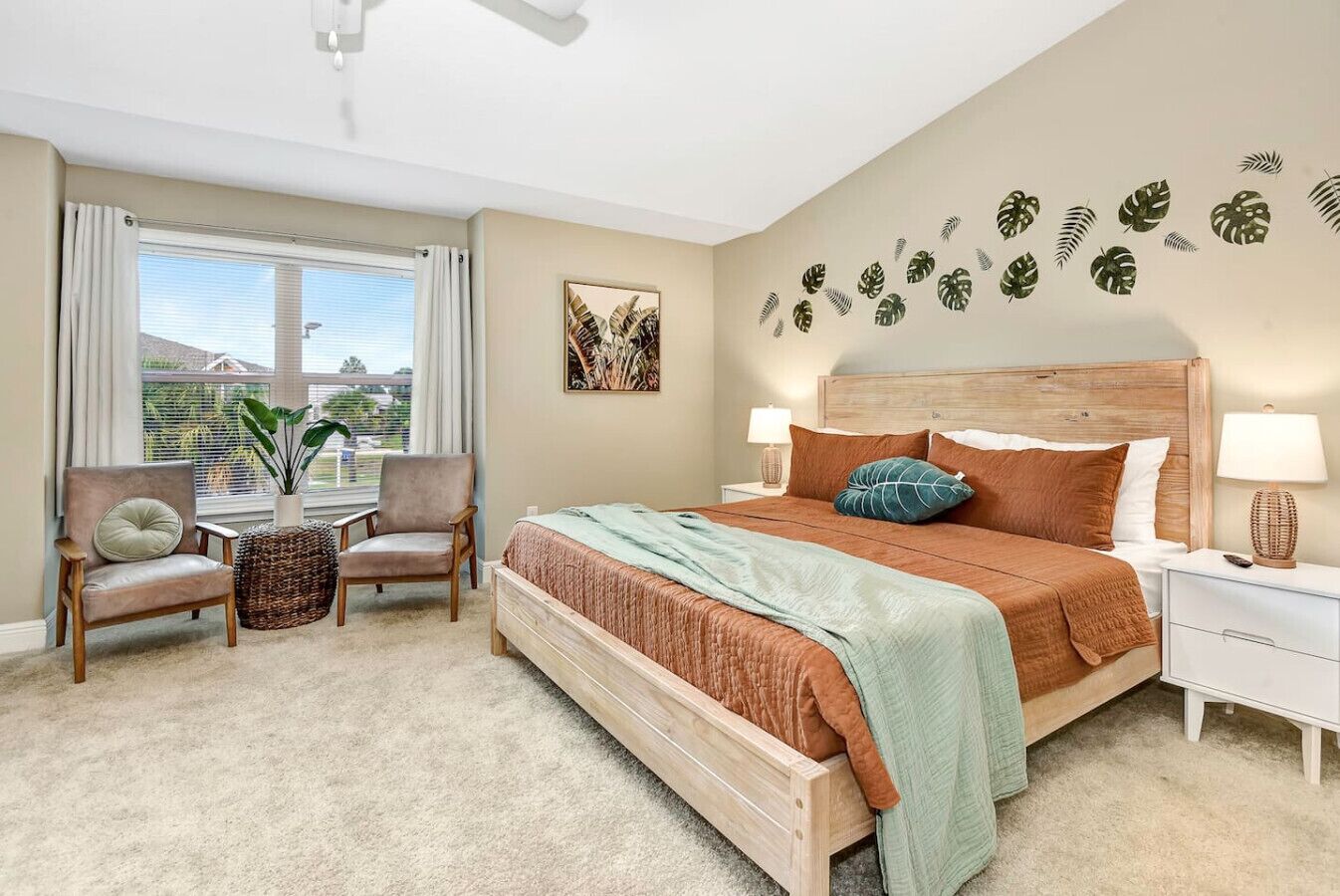 3 chambres, bureau, fer et planche à repasser, lit parapluie