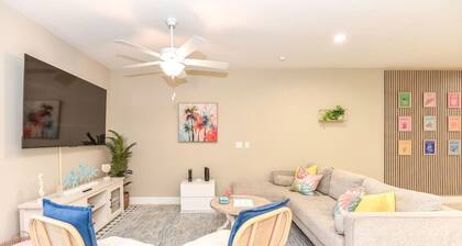 Beach Bliss, 5 MIN to BEACH-Game Room, Parking, AC