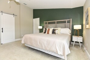 3 bedrooms, desk, iron/ironing board, travel crib - Coastal Paradise Walk 2 Beach-Game Rm, Parking, AC (Daytona Beach Shores)