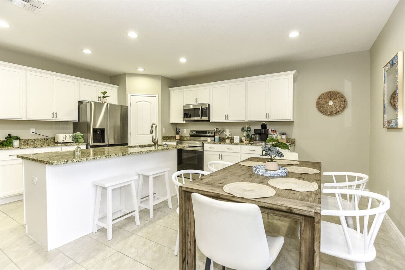 Fridge, microwave, stovetop, dishwasher