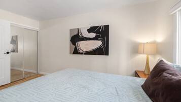 2 bedrooms, WiFi, bed sheets
