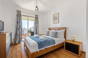 3 Schlafzimmer, Bügeleisen/Bügelbrett, Reisekinderbett, kostenloses WLAN