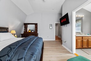 4 bedrooms, iron/ironing board, travel crib, free WiFi