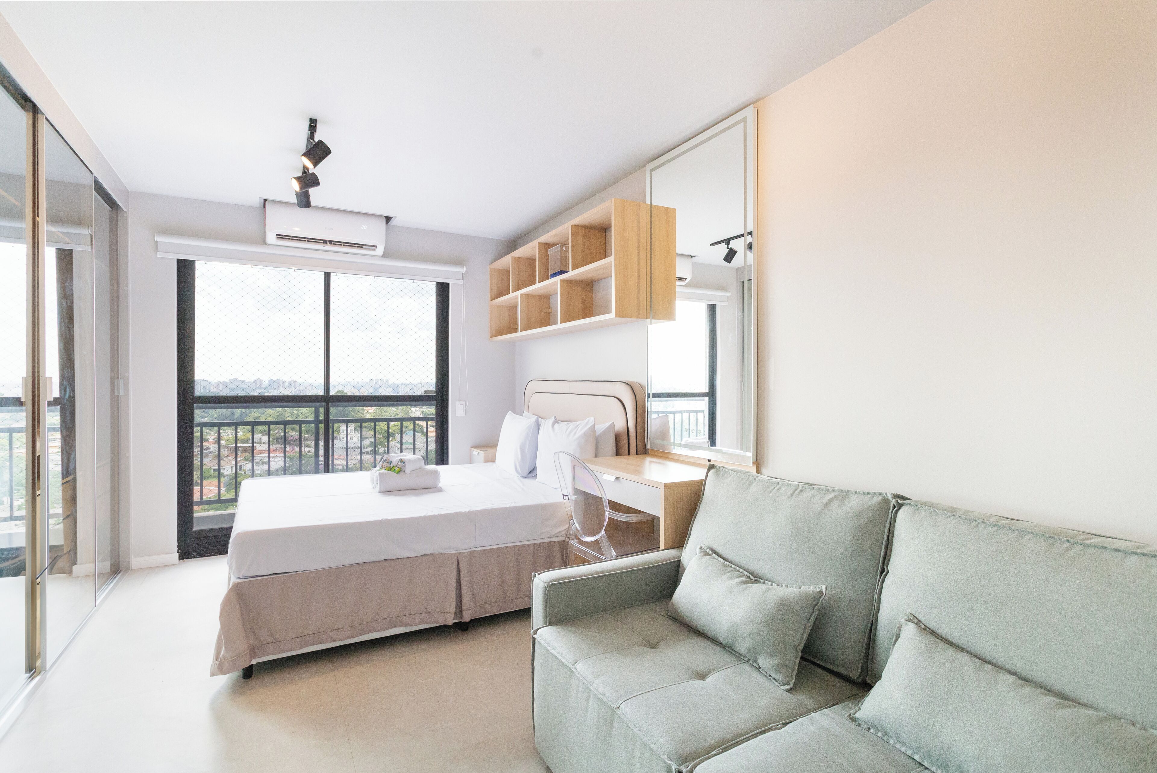 Studio | Blackout curtains, iron/ironing board, free WiFi