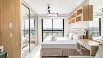 Studio | Blackout curtains, iron/ironing board, free WiFi