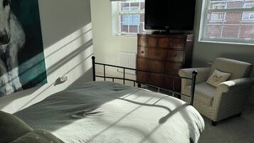 1 bedroom, iron/ironing board, WiFi, bed sheets