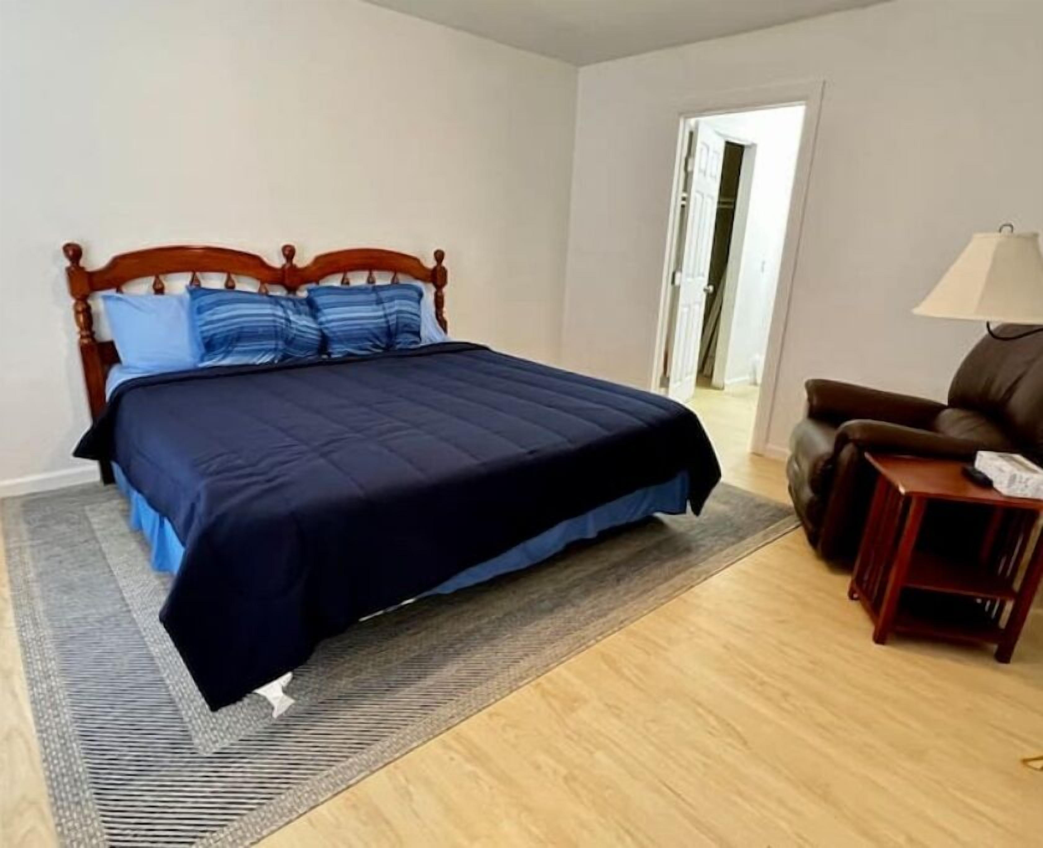 3 室のベッドルーム、アイロン / アイロン台、ベッドシーツ