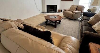 ★LBK Lake-View Property★3BR/2BA★S LBK/S Loop 289