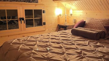 1 bedroom, in-room safe, free WiFi, bed sheets