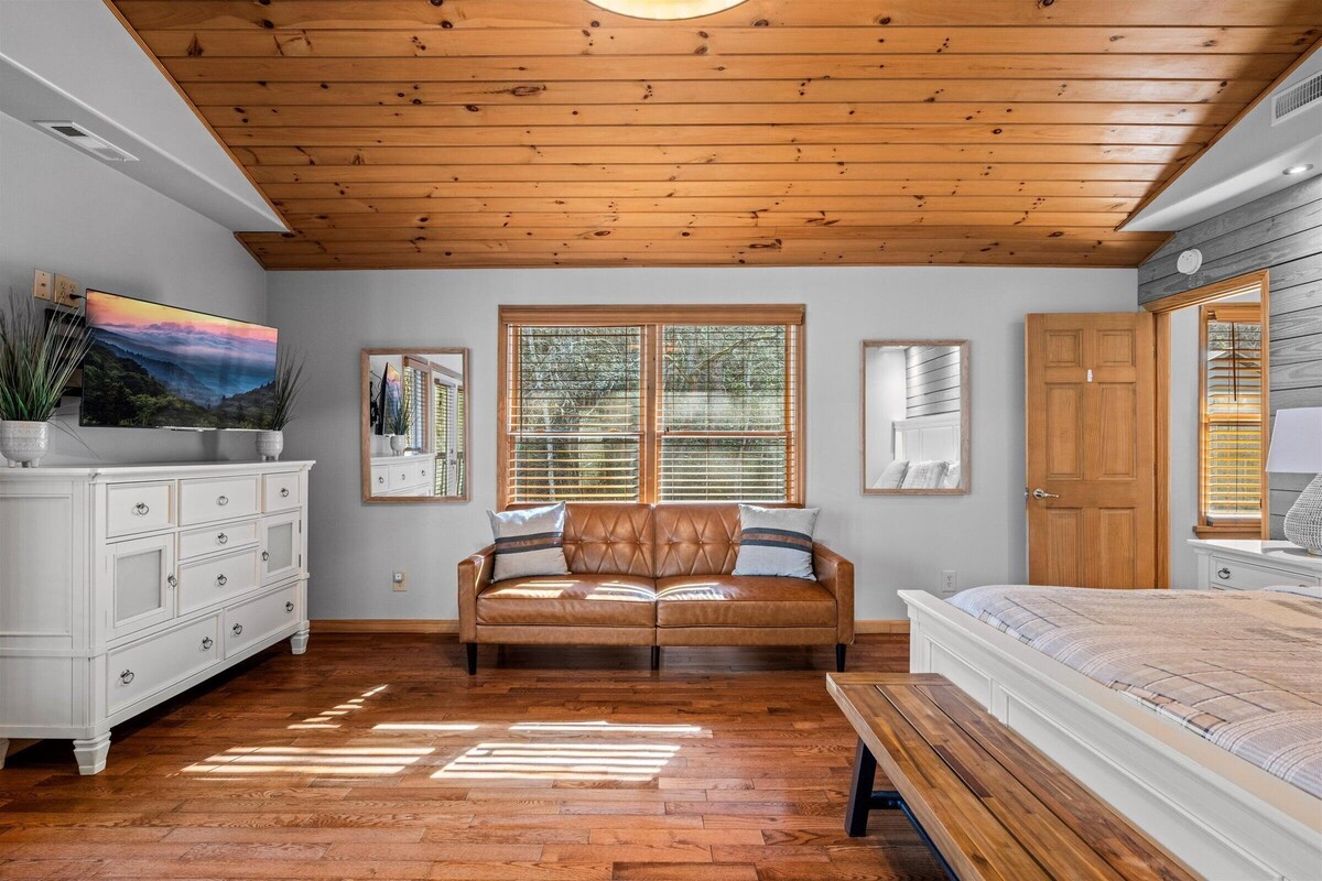Photo 54 of Hot Tub ✩ Firepit ✩ Game Room ✩ 10 mins to Gatlinburg