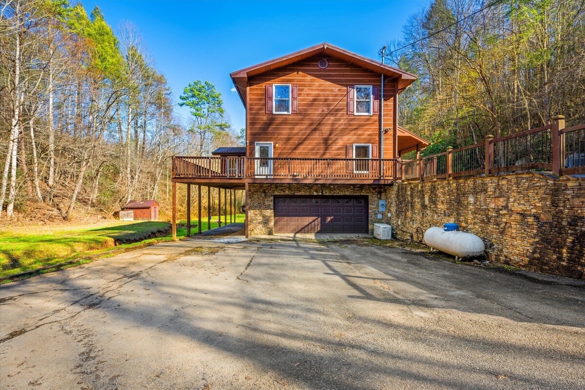 Photo 69 of Hot Tub ✩ Firepit ✩ Game Room ✩ 10 mins to Gatlinburg