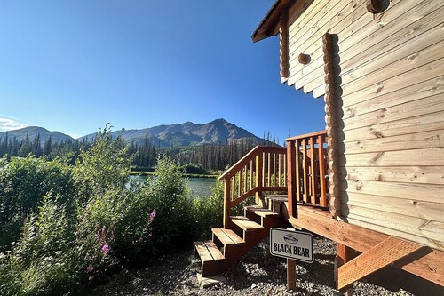 Black Bear, Black Bear Lakefront Cabin