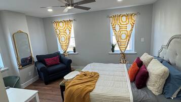 3 bedrooms, iron/ironing board, WiFi, bed sheets