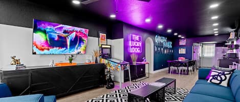 Smart TV, videojuegos y libros
