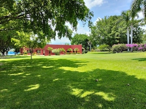 Property grounds - Beautiful Country House Chamilpa in Morelos with AC in Mor. - Sleeps 14 (Mor.)