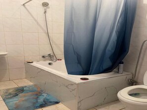Towels, toilet paper - Spacious 4-bedroom apartment in serene Tarrafal with WiFi (Tarrafal)