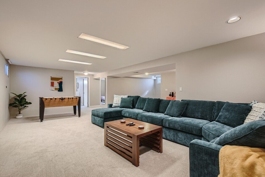 Group Getaway In Denver- 5 Bedrooms - Bright & Spacious - Lakewood