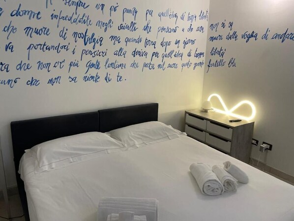 1 bedroom, WiFi, bed sheets - Splendid tavern equipped with all comforts at 500 mt from the sea (Marina di Carrara)