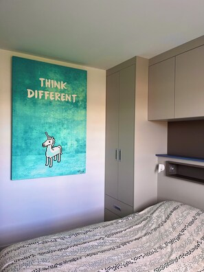 3 chambres, bureau, Wi-Fi, literie fournie