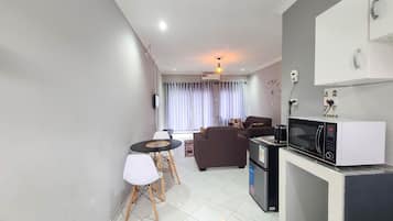 Comfort Apartment, Patio | Living area