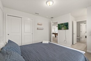 9 bedrooms, WiFi, bed sheets