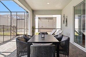 Dining - Luxury 9BR Pool Villa/ Sleeps 16+/ Near Disney (Davenport)