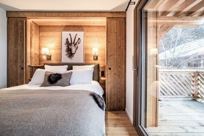 3 slaapkamers, een strijkplank/strijkijzer, internet, beddengoed