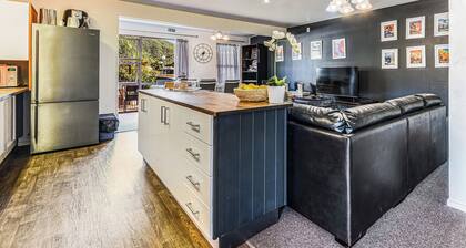 The Lodge - Picton Holiday Home