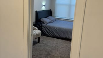 2 bedrooms, desk, iron/ironing board, free WiFi