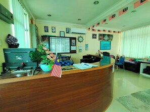 Reception - Capital O 91118 Chalet Seri Idaman (Batu Maung)