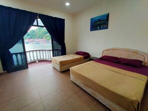 Standard Triple Room | Free WiFi, bed sheets