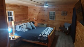 1 Schlafzimmer, Schreibtisch, Bügeleisen/Bügelbrett, Reisekinderbett