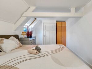 1 bedroom, iron/ironing board, internet