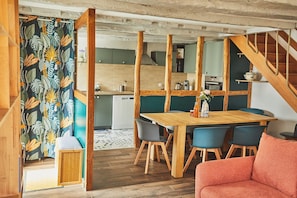 Interior - Complete non-smoking gîte for 11 people with jacuzzi and enclosed garden (Séreilhac)