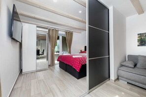 3 chambres, fer et planche à repasser, Wi-Fi gratuit, draps fournis