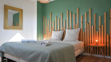 2 bedrooms, iron/ironing board, WiFi, bed sheets