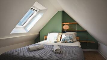 2 bedrooms, iron/ironing board, WiFi, bed sheets