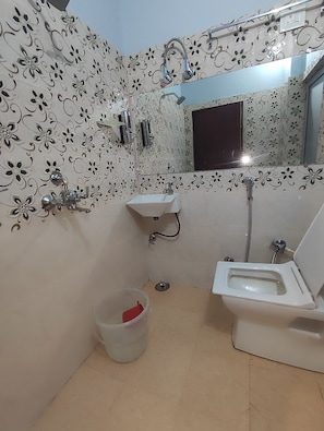 Dusche, Handtücher, Toilettenpapier