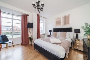 3 makuuhuonetta, silitysrauta/-lauta, internet, vuodevaatteet