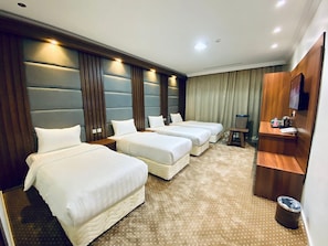 1 bedroom, Egyptian cotton sheets, premium bedding, down duvets