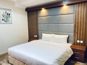 1 bedroom, Egyptian cotton sheets, premium bedding, down duvets